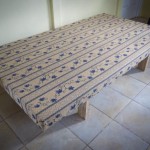 The new homemade guest bed fame (hardwood, cloth covered)